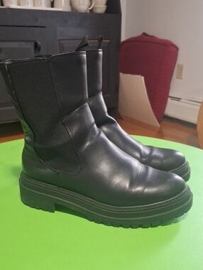 a new day Black Leather Platform Sole Booties Size 8.5